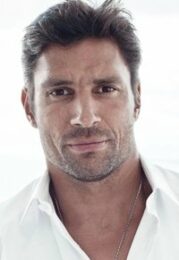 Manu Bennett